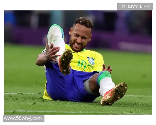 足球明星被犯规瞬间集锦:痛苦倒地与无奈抗议的经典时刻 足球明星被犯规瞬间集锦:痛苦倒地与无奈抗议的经典时刻